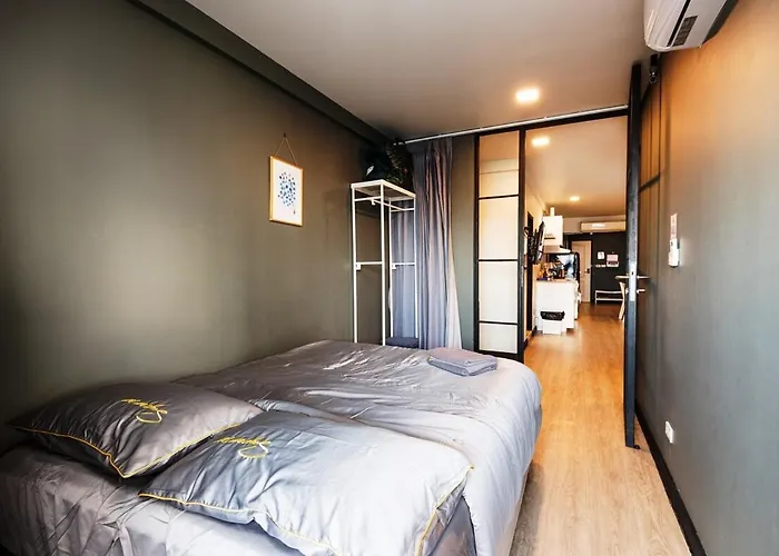 2 Bedroom State Tower Sathorn